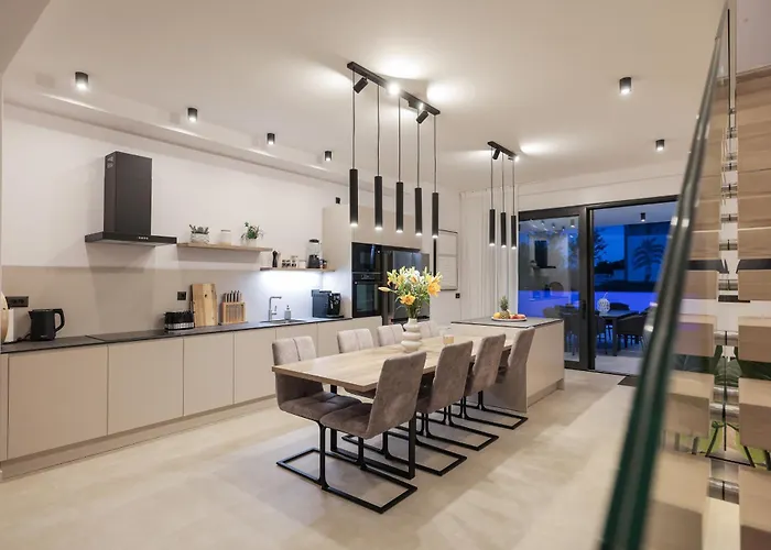 Laganini Villa Nin
