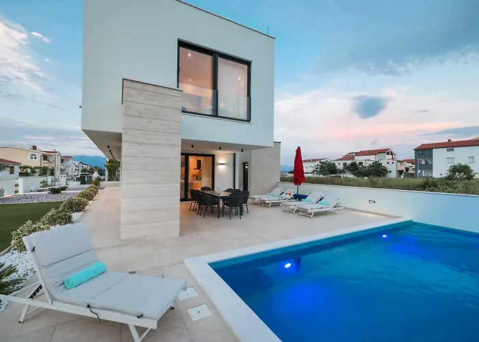 Laganini Villa