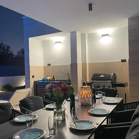 Laganini Villa Nin