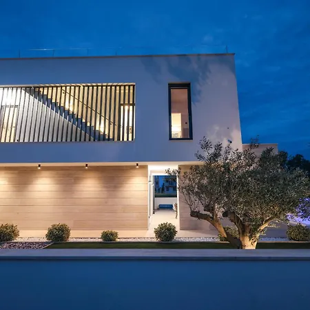 Laganini Villa Nin